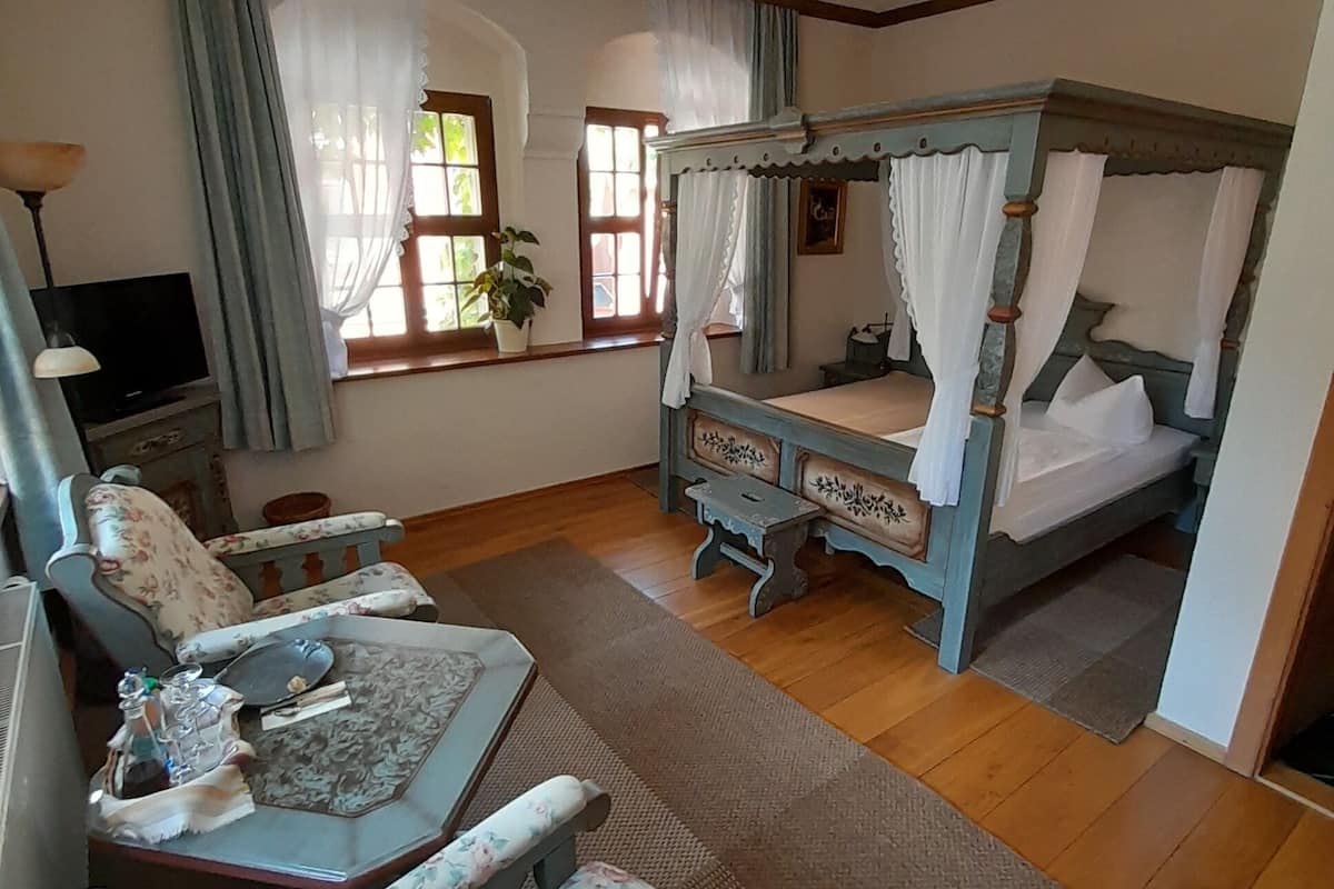 Muebles diferentes, insonorización y wifi gratis