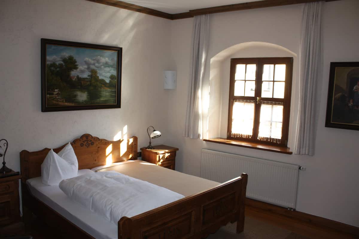 standard double room, non smoking | individually furnished, soundproofing, free wifi