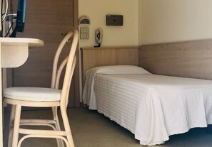 Bureau, lits bébé (gratuits)