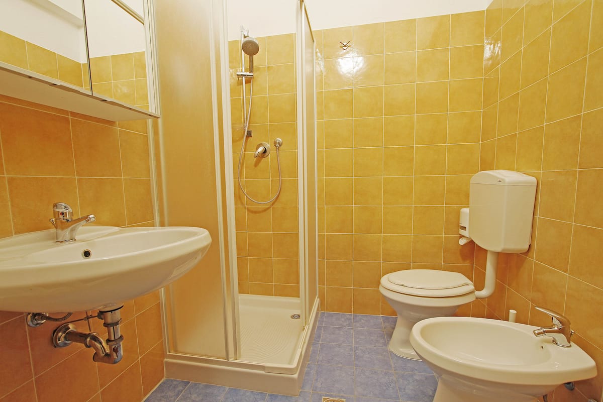 Triple Room (Essenza) | Bathroom
