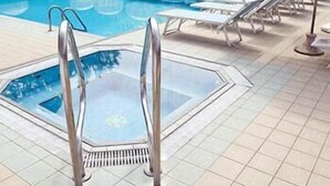 Bồn tắm spa ngoài trời