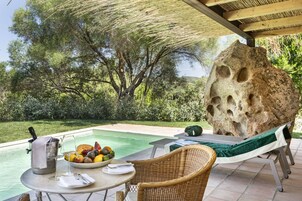 Exclusive Suite, Private Pool | Premium bedding, minibar, in-room safe, soundproofing