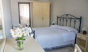 Double Room | Desk, soundproofing, bed sheets - La Vigna Vecchia (Fasano)