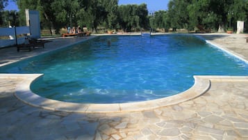 Piscina stagionale all'aperto