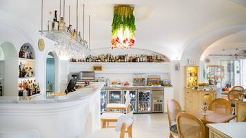 Bar (in der Unterkunft)