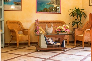 Sala de estar en el lobby