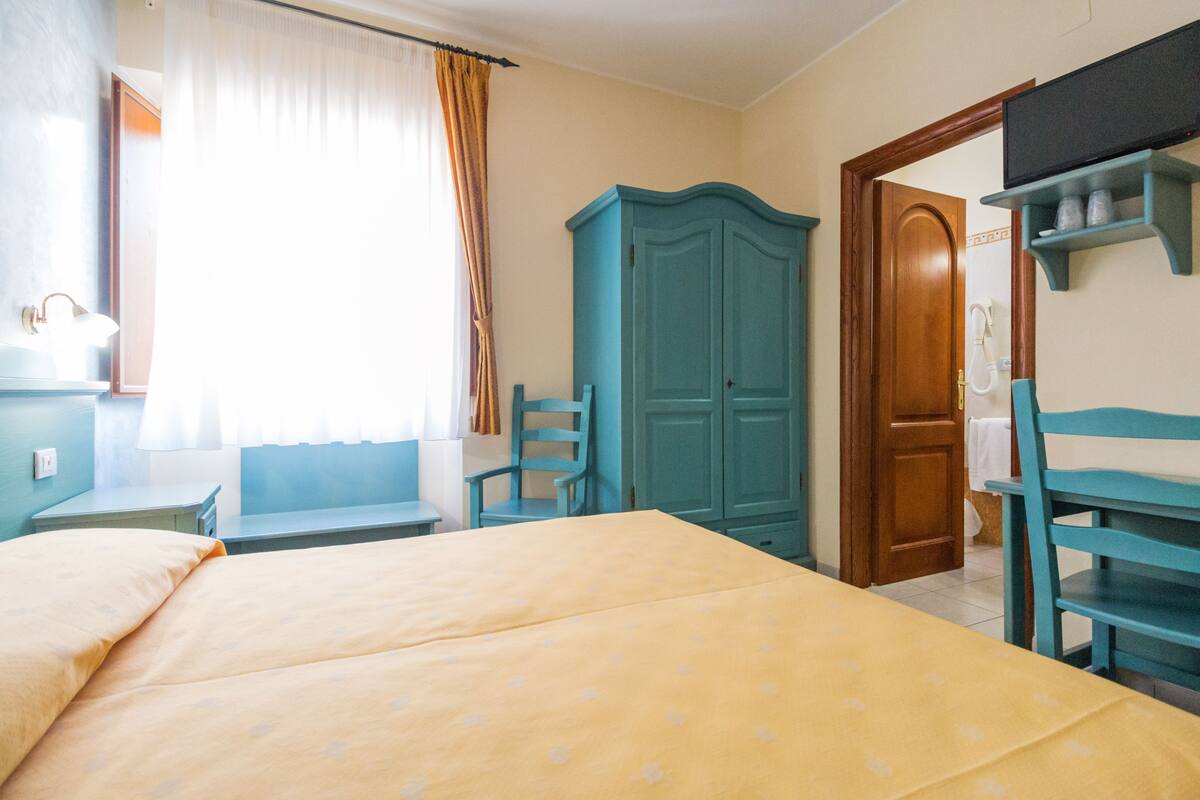 Standard Triple Room, 1 Bedroom | In-room safe, desk, soundproofing, cribs (surcharge)