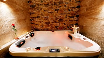 Vasca idromassaggio, bagno turco, massaggi