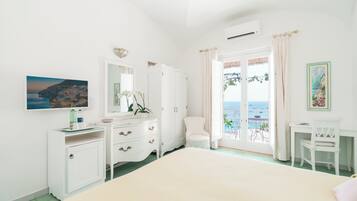 Double Room, Sea View | Frette Italian sheets, in-room safe, desk, blackout curtains