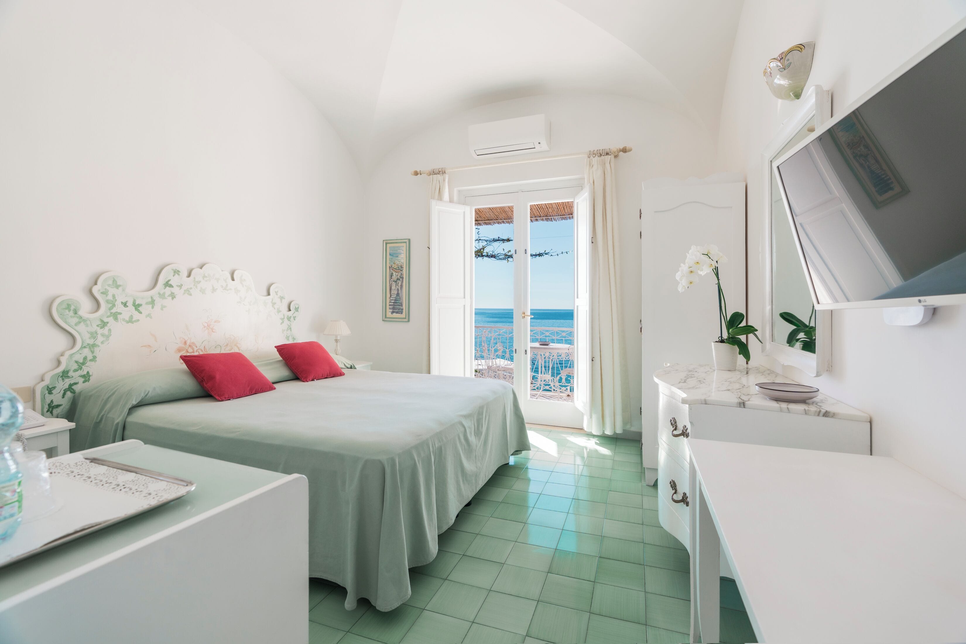 Double Room, Sea View | Frette Italian sheets, in-room safe, desk, blackout curtains