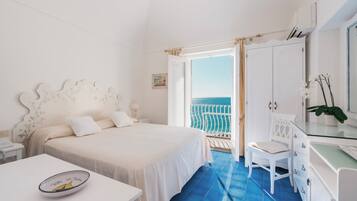 Double Room, Sea View | Frette Italian sheets, in-room safe, desk, blackout drapes