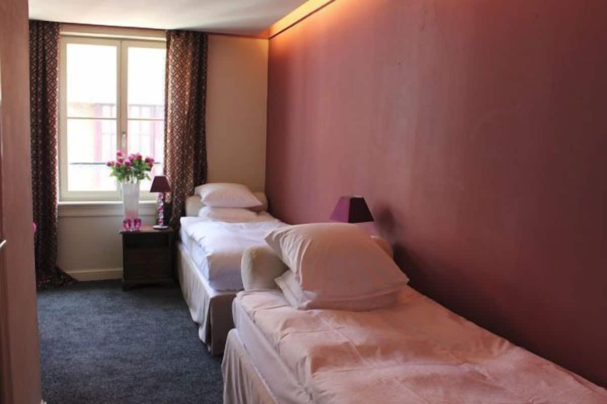 In-room safe, desk, soundproofing, iron/ironing board