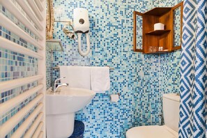 Free toiletries, hair dryer