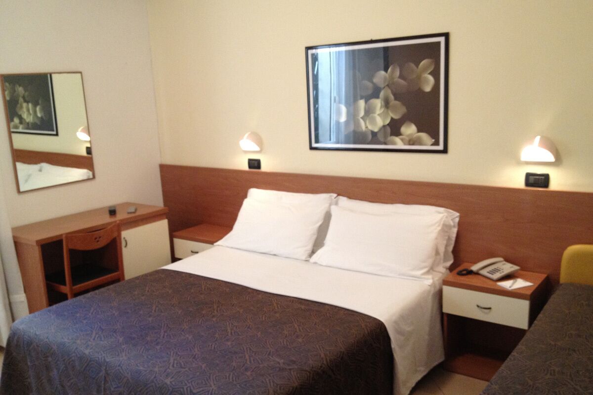 1 bedroom, in-room safe, desk, soundproofing