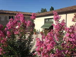 Front of property - Relais Corte Paradiso (Peschiera del Garda)