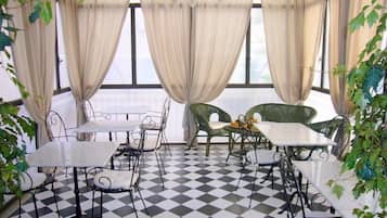 Desayuno continental incluido todos los días