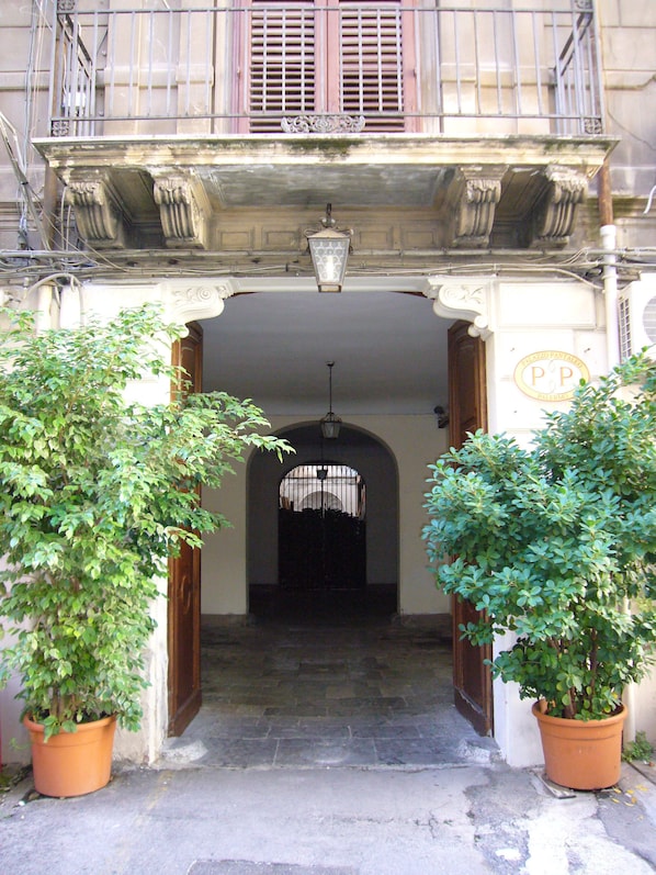 Entrada de la propiedad
