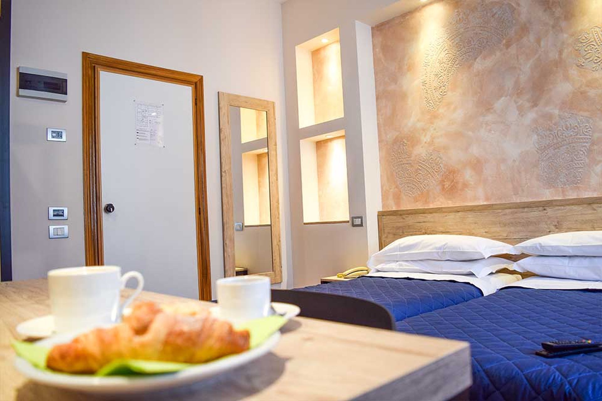 comfort double or twin room | desk, cots/infant beds, free wifi, bed sheets