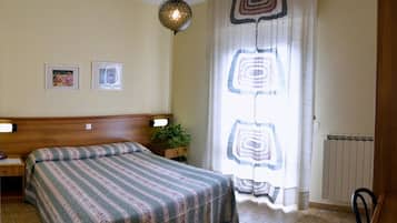 Double Room | In-room safe, desk, soundproofing, free WiFi