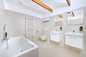Exclusive Penthouse, 2 Bedrooms, Terrace | Bathroom