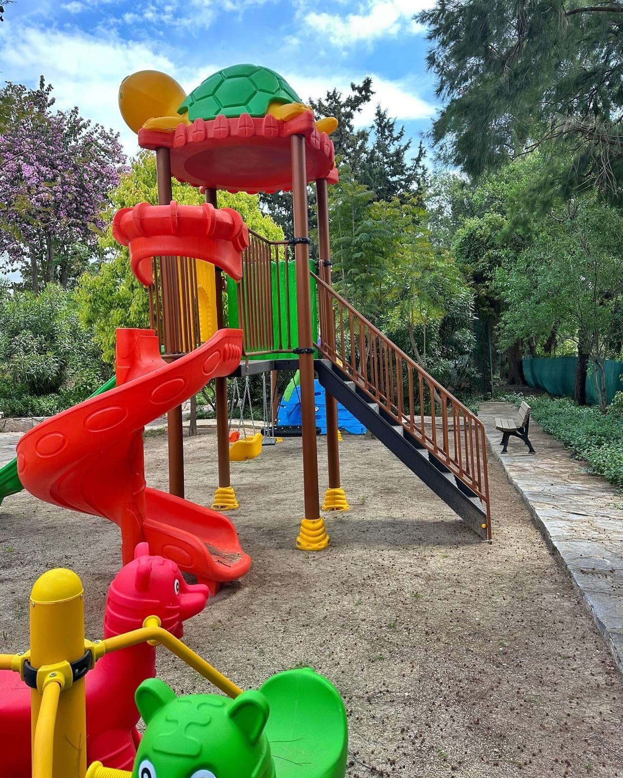 children’s play area – outdoor