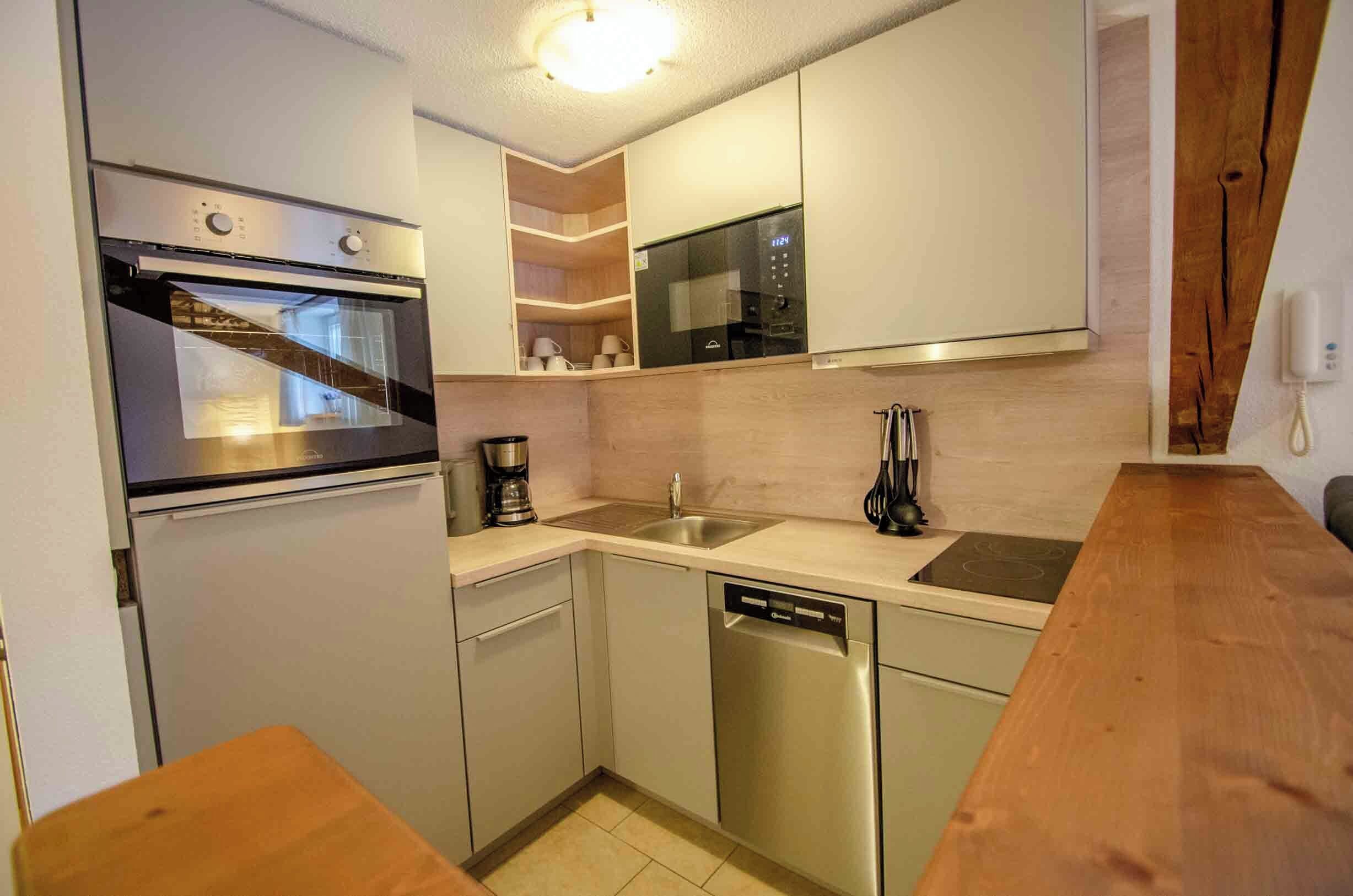 romantic condo, 1 bedroom, balcony | private kitchen