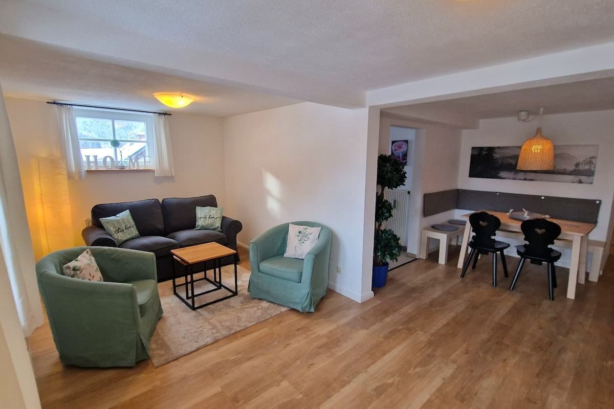 Appart'hôtel Familial, 2 chambres, vue montagne | Coin séjour