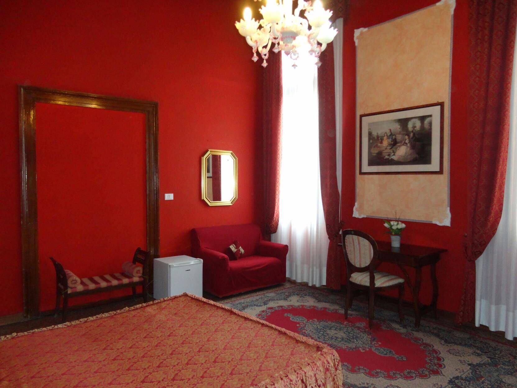 Couette en duvet d'oie, coffres-forts dans les chambres, bureau