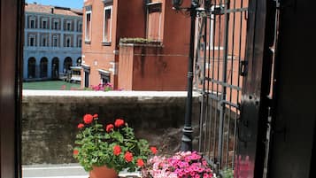 Suite familiar, balcón, vista al canal (Grand Canal) | Balcón