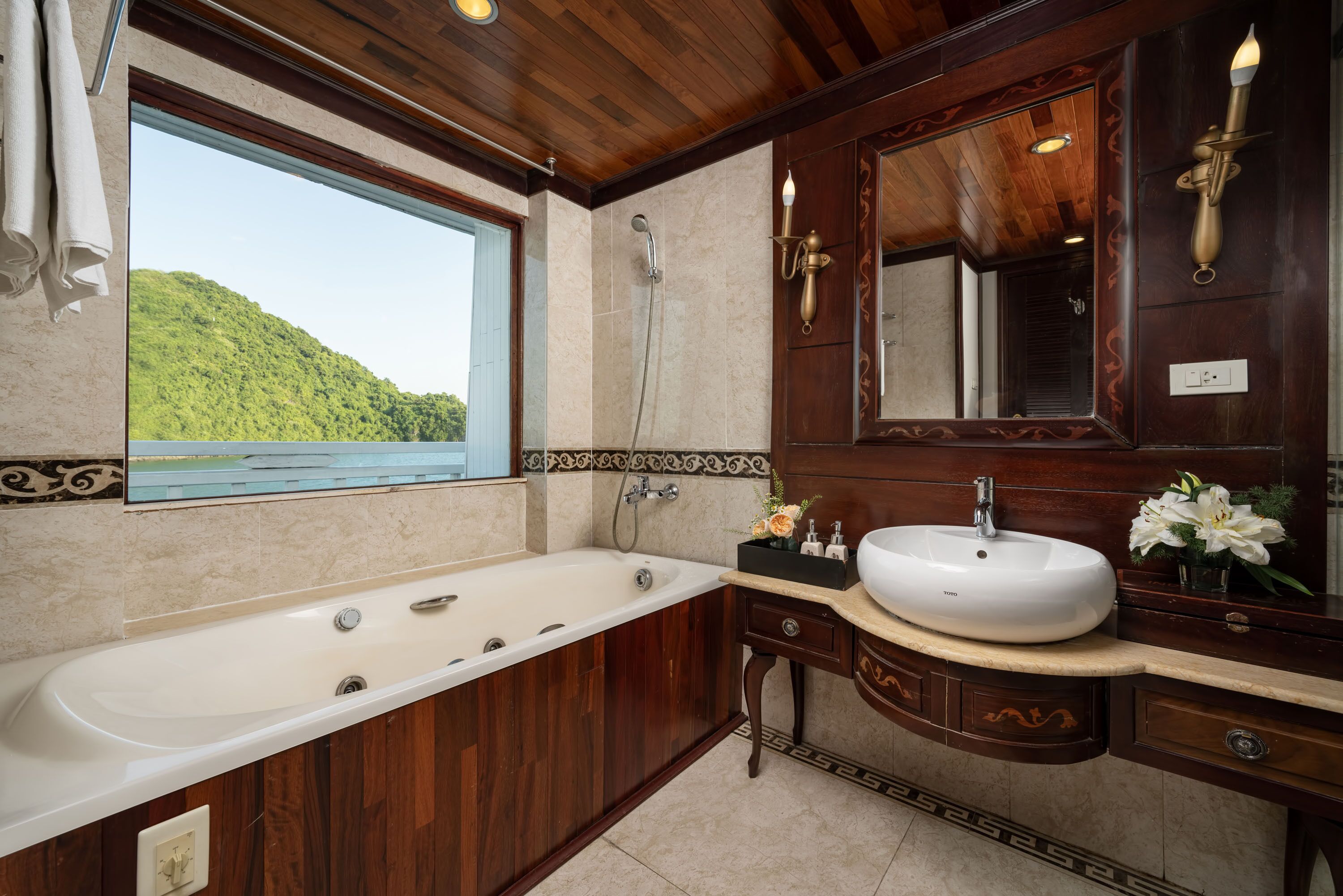 President Suite Sea View With Balcony | Bathroom | Shower, rainfall showerhead, hair dryer, bathrobes