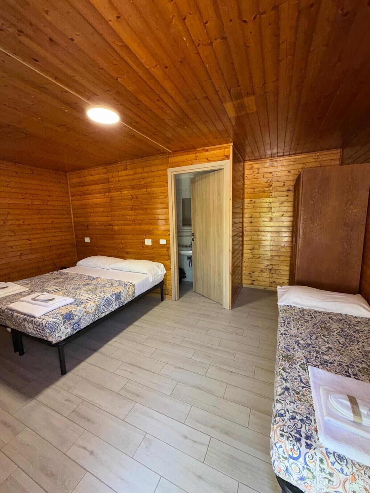 Bungalow for 3 people | In-room safe, free WiFi, bed sheets, wheelchair access