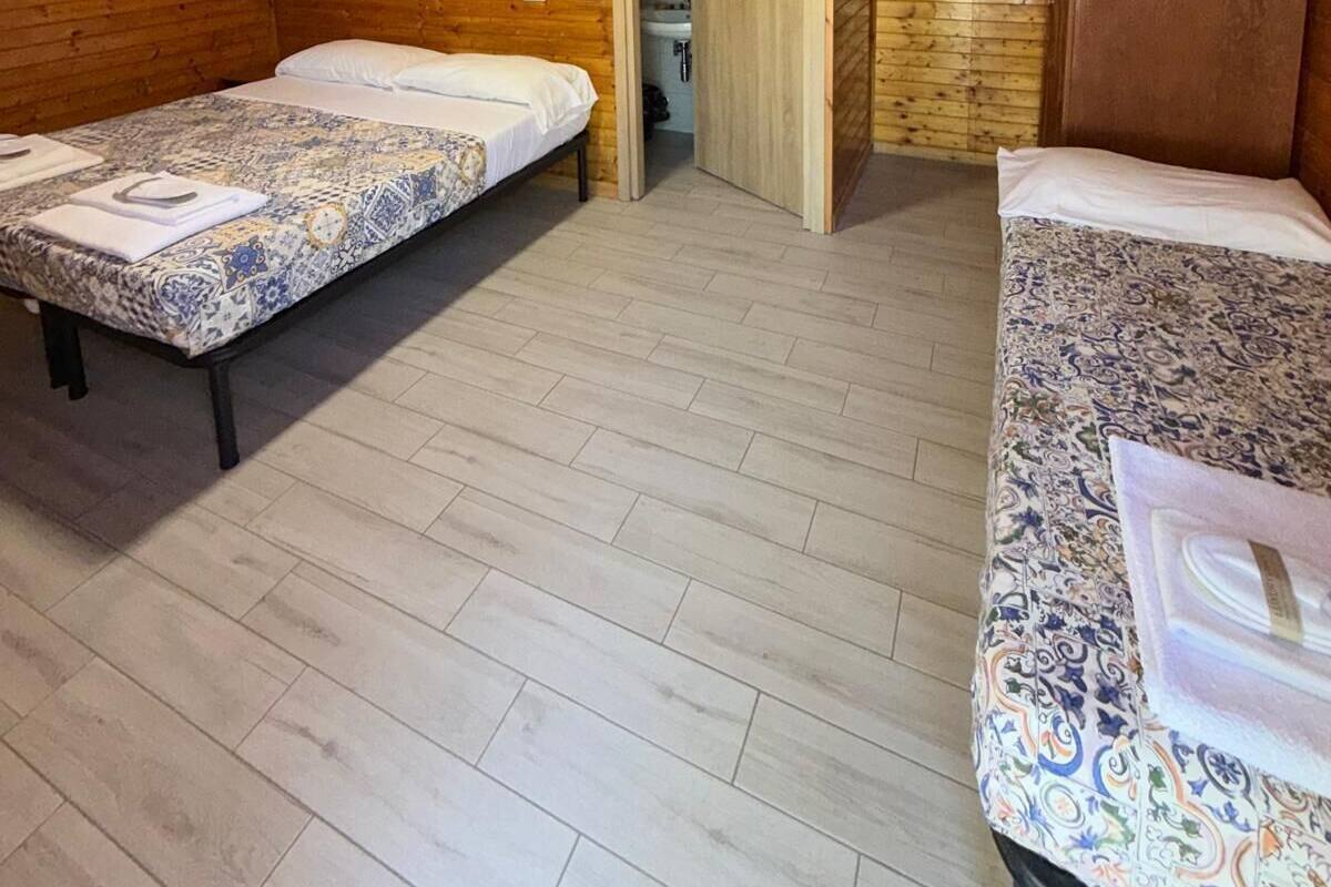 Coffres-forts dans les chambres, Wi-Fi gratuit, draps fournis