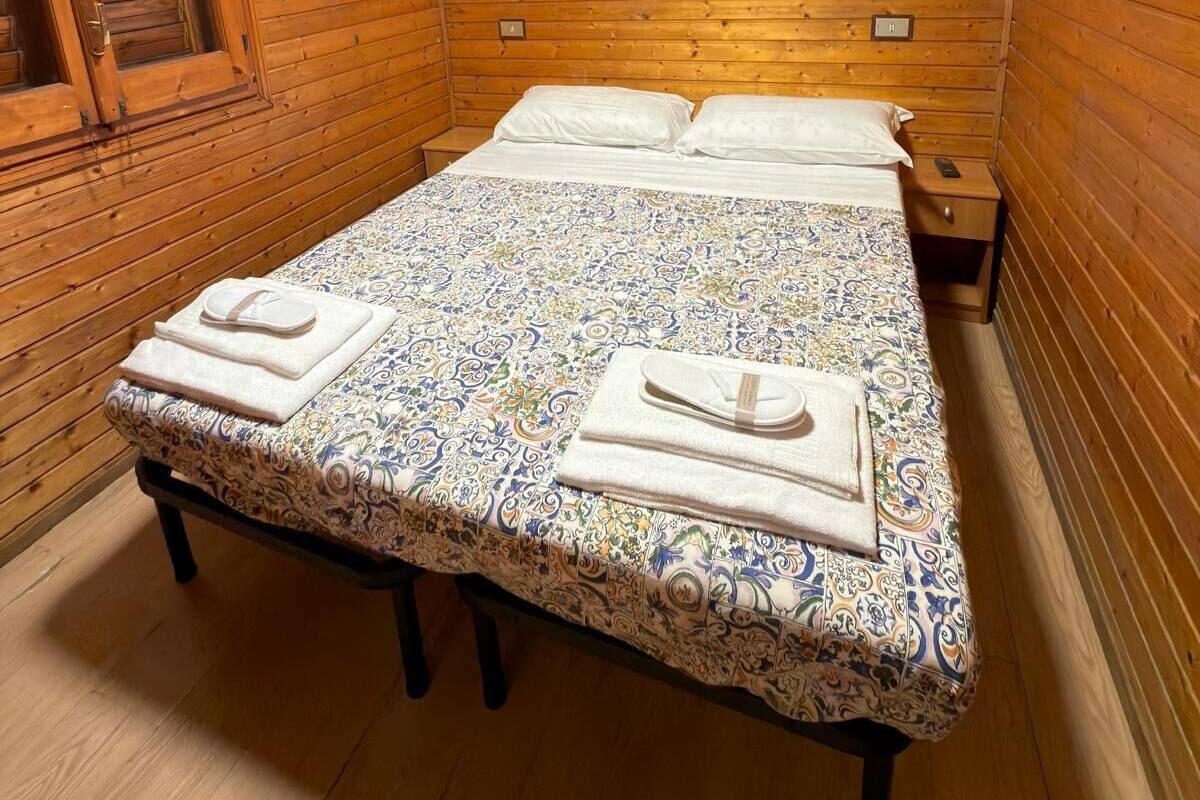 Coffres-forts dans les chambres, Wi-Fi gratuit, draps fournis