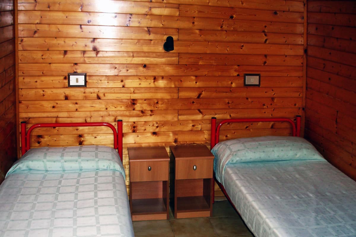 2 bedrooms, in-room safe, free WiFi, bed sheets