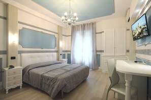 Memory-foam beds, in-room safe, desk, soundproofing - Hotel Ristorante Commercio (Salò)