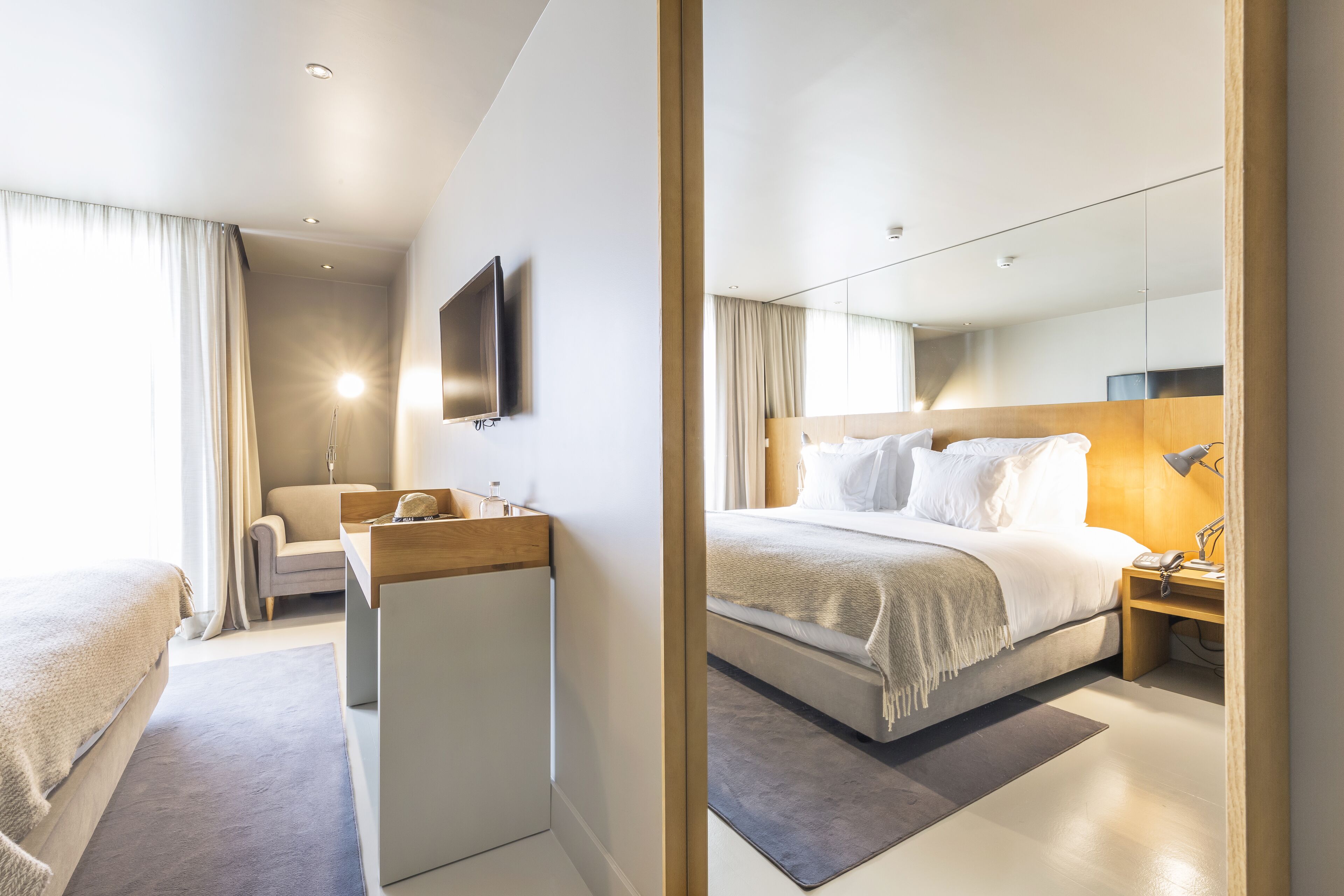 double room | 1 bedroom, minibar, in-room safe, desk