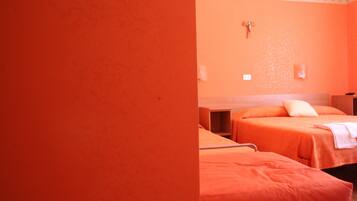 Triple Room | Down comforters, desk, laptop workspace, soundproofing