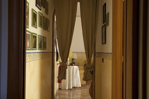 Hallway - Giuseppe Verdi B&B (Catania)