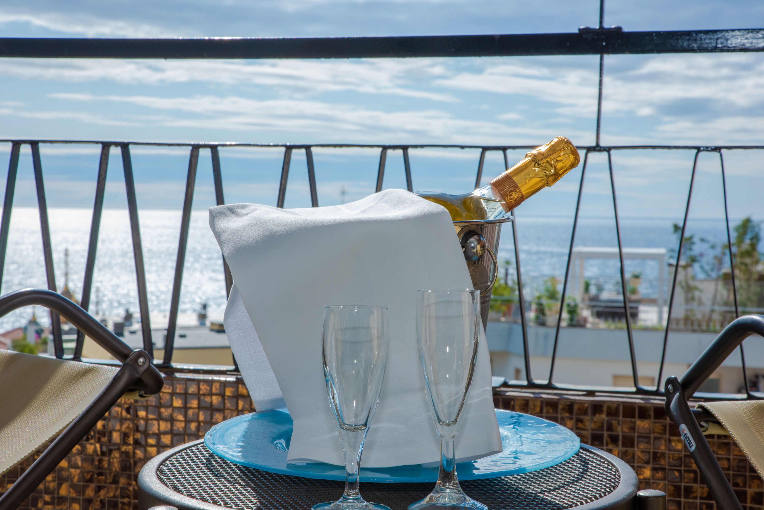 double room, sea view | room amenity