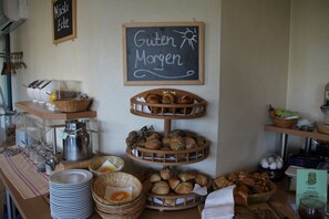 Buffet breakfast for a fee on weekdays - Hotel Ifen (Wiesloch)
