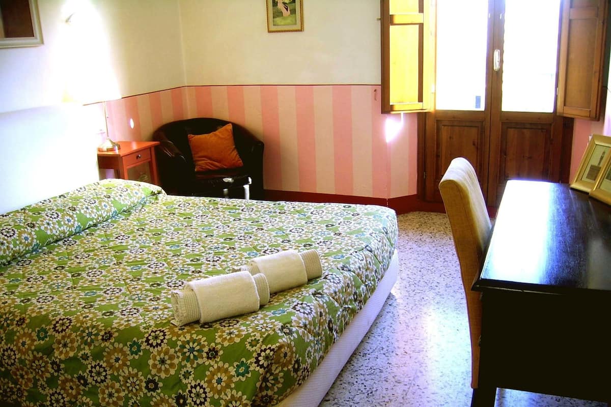 Individually furnished, desk, soundproofing, iron/ironing board