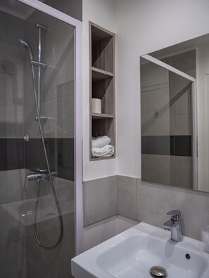 Habitación doble | Baño | Secador de pelo y toallas