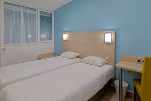 Twin Room | Desk, iron/ironing board, free WiFi - Les Jardins d'Epône (Epone)