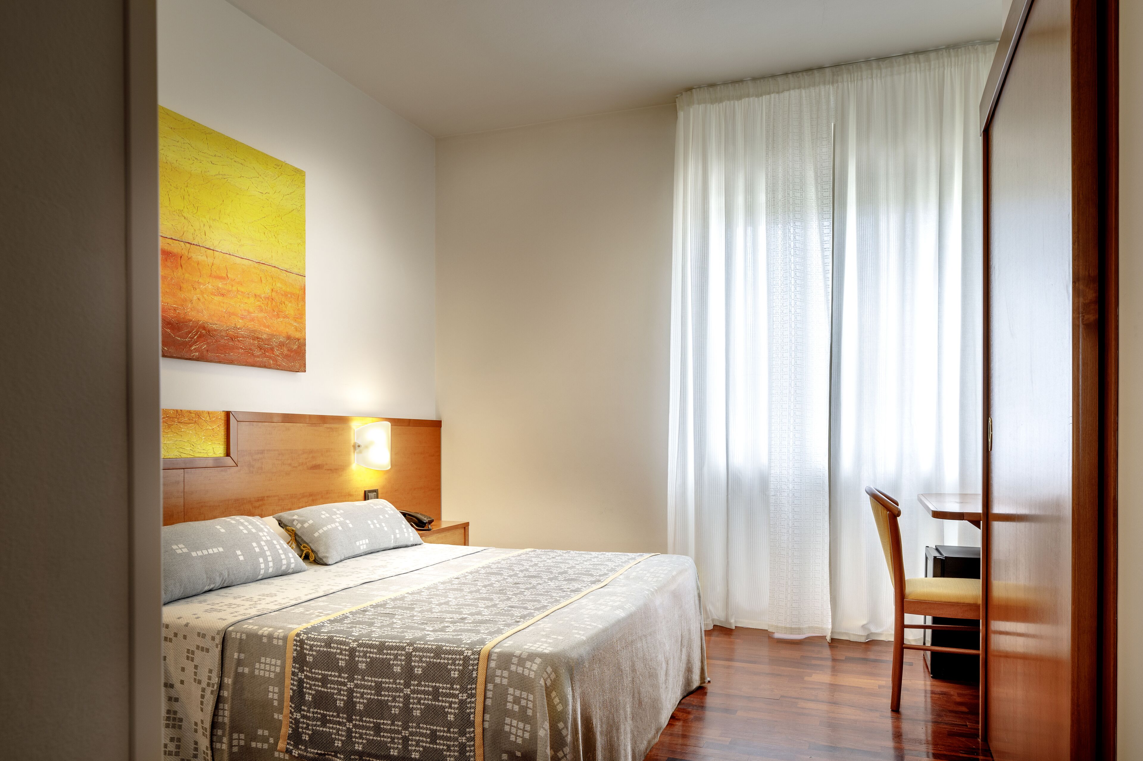 minibar, desk, laptop workspace, free wifi