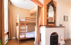 City Apartment, 1 Bedroom | Living room