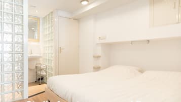 Standard Apartment (Studio) | Minibar, individually decorated, individually furnished, desk