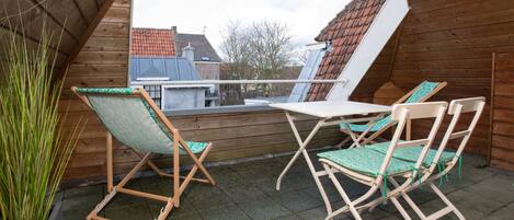 Studio Panoramique, 2 lits une place, terrasse, vue ville | Terrasse/Patio