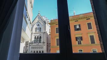 Double Room Single Use, 1 Large Twin Bed | Frette Italian sheets, minibar, in-room safe, desk