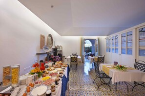 Dagelijks ontbijtbuffet inbegrepen