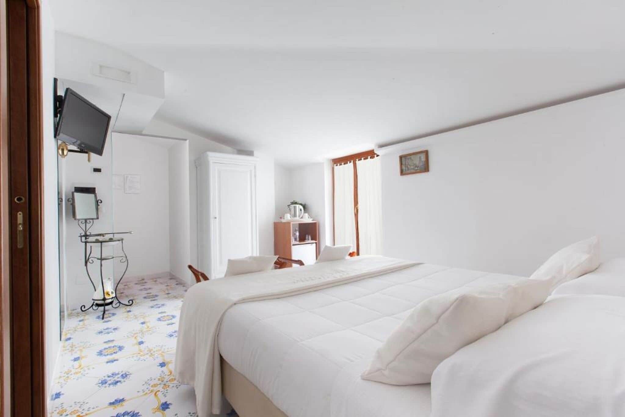 In-room safe, desk, blackout drapes, soundproofing